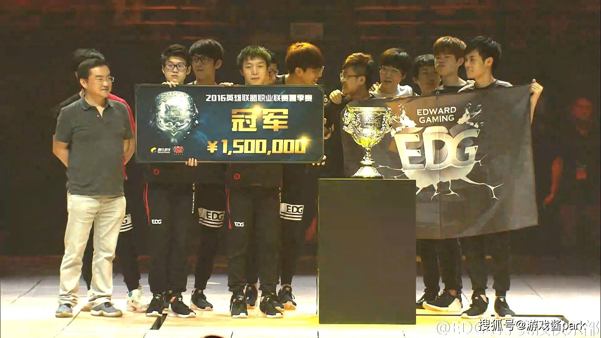 LGD横扫SHR,Caps完成史诗逆转鏖战多局半决赛,技惊四座 LGD横扫SHR,Caps完成史诗逆转鏖战多局半决赛,技惊四座