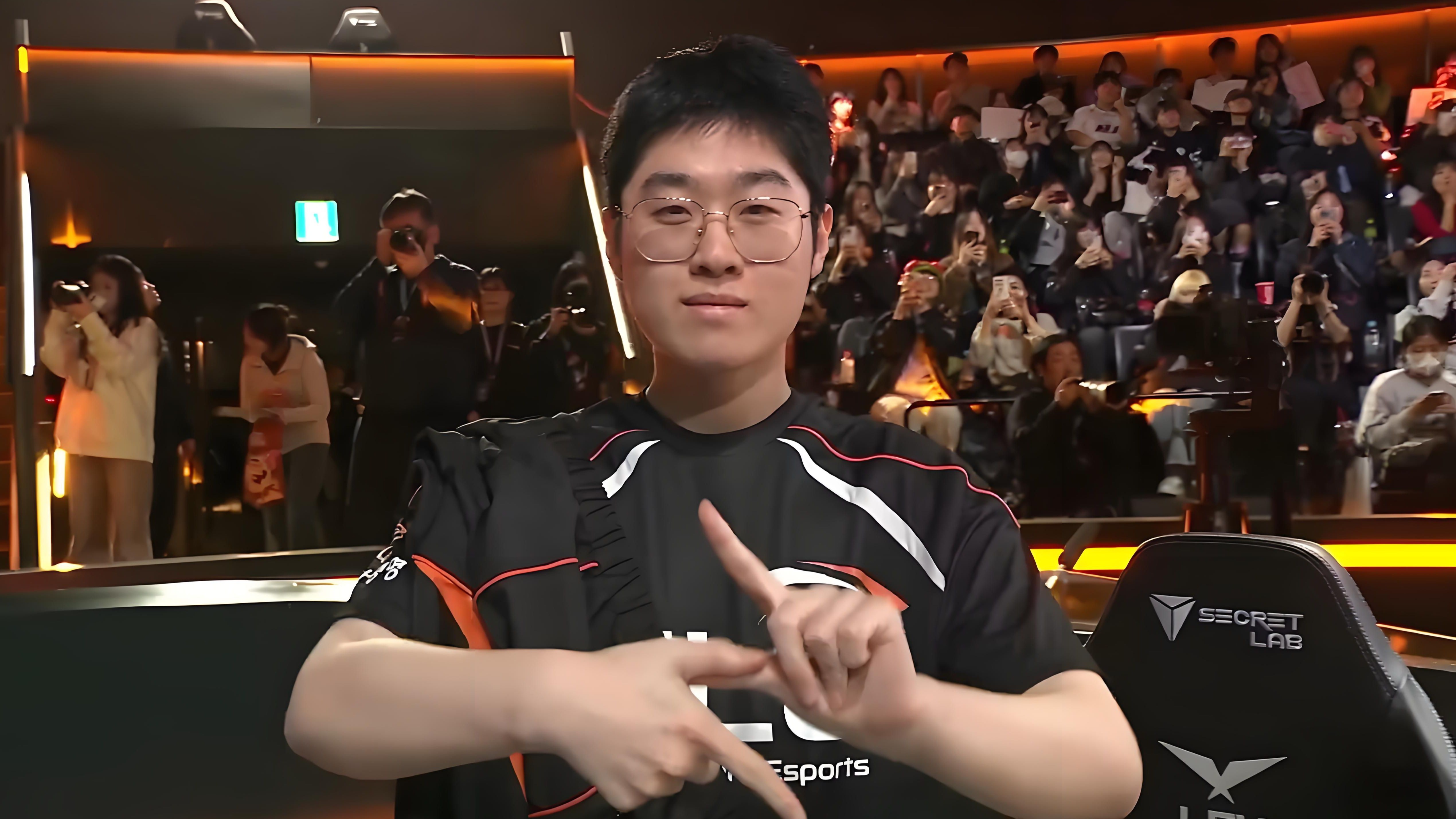 KT血洗HLE，Faker关键团战开团秒人顶尖较量小组赛，留下经典瞬间