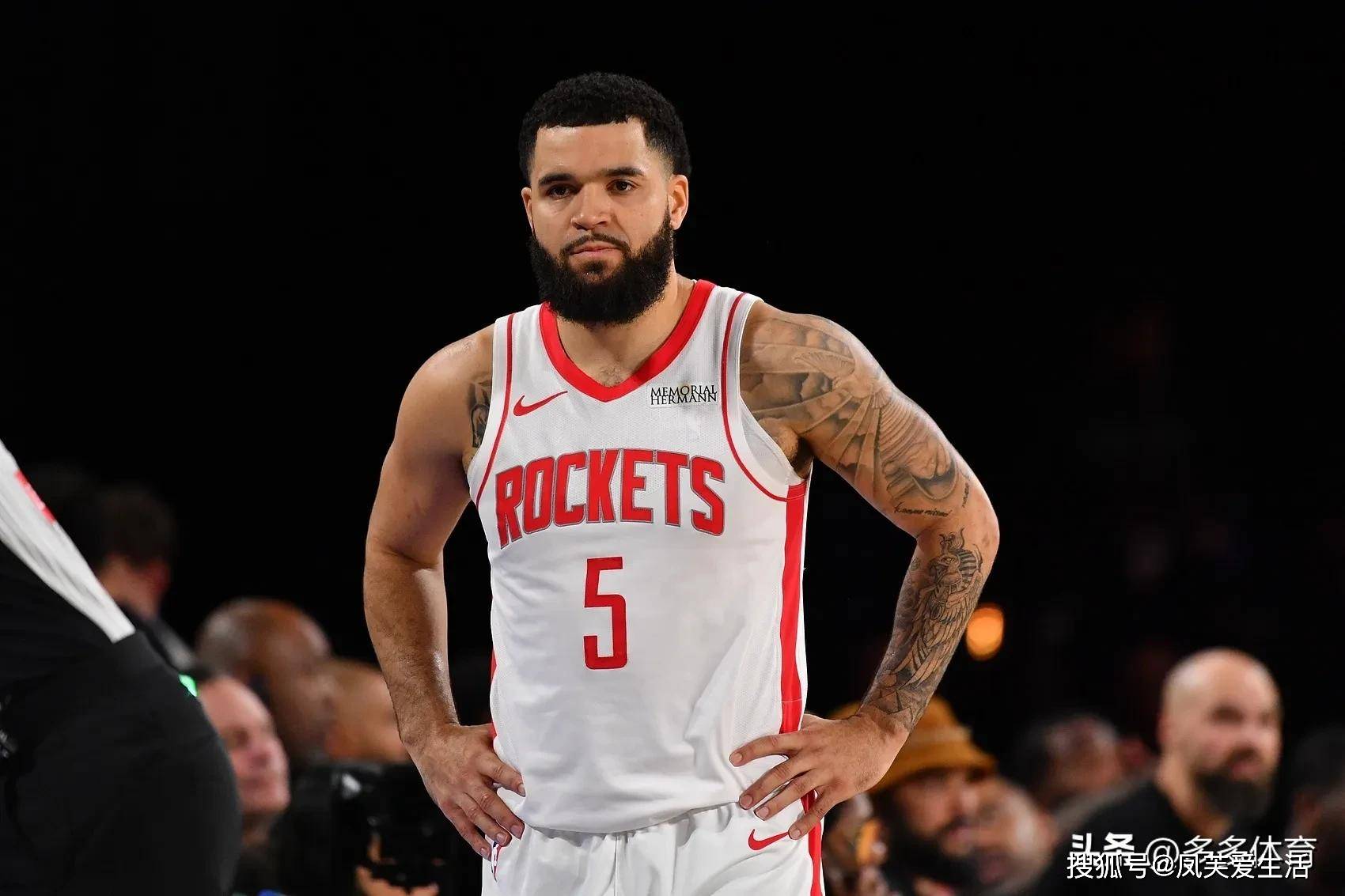 开云体育官网-包含上海队险胜吉林队，范弗利特点燃赛场的词条